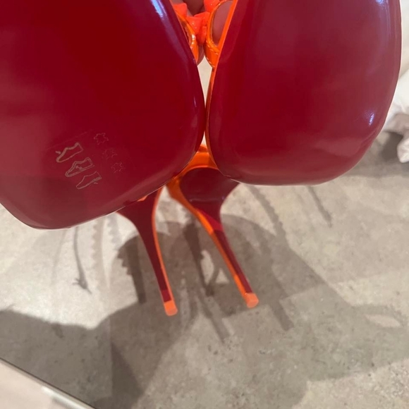 Christian Louboutin size 6.5 Coral - Picture 3 of 5